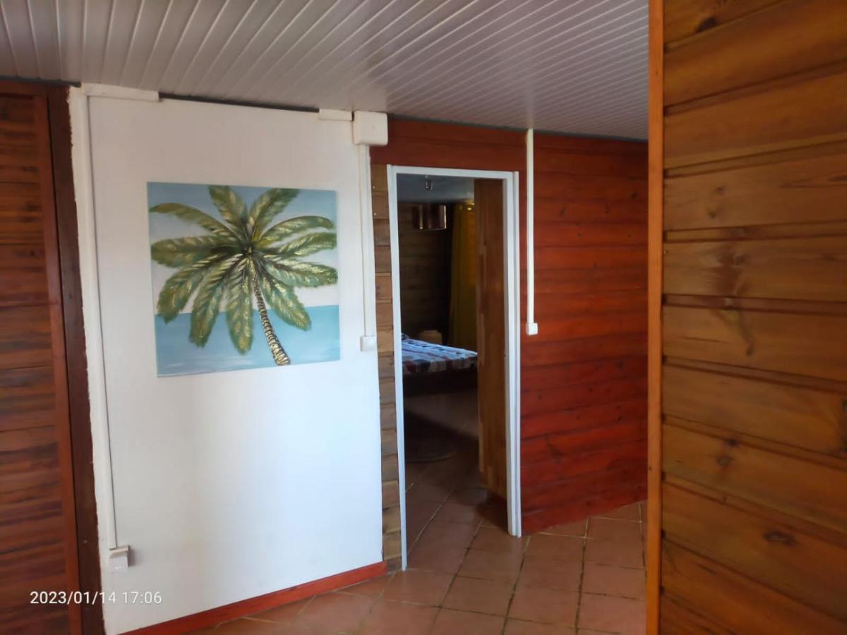 Douceur Des Hauteurs Bas De Villa, Piscine Privee Sainte-Luce Exteriör bild