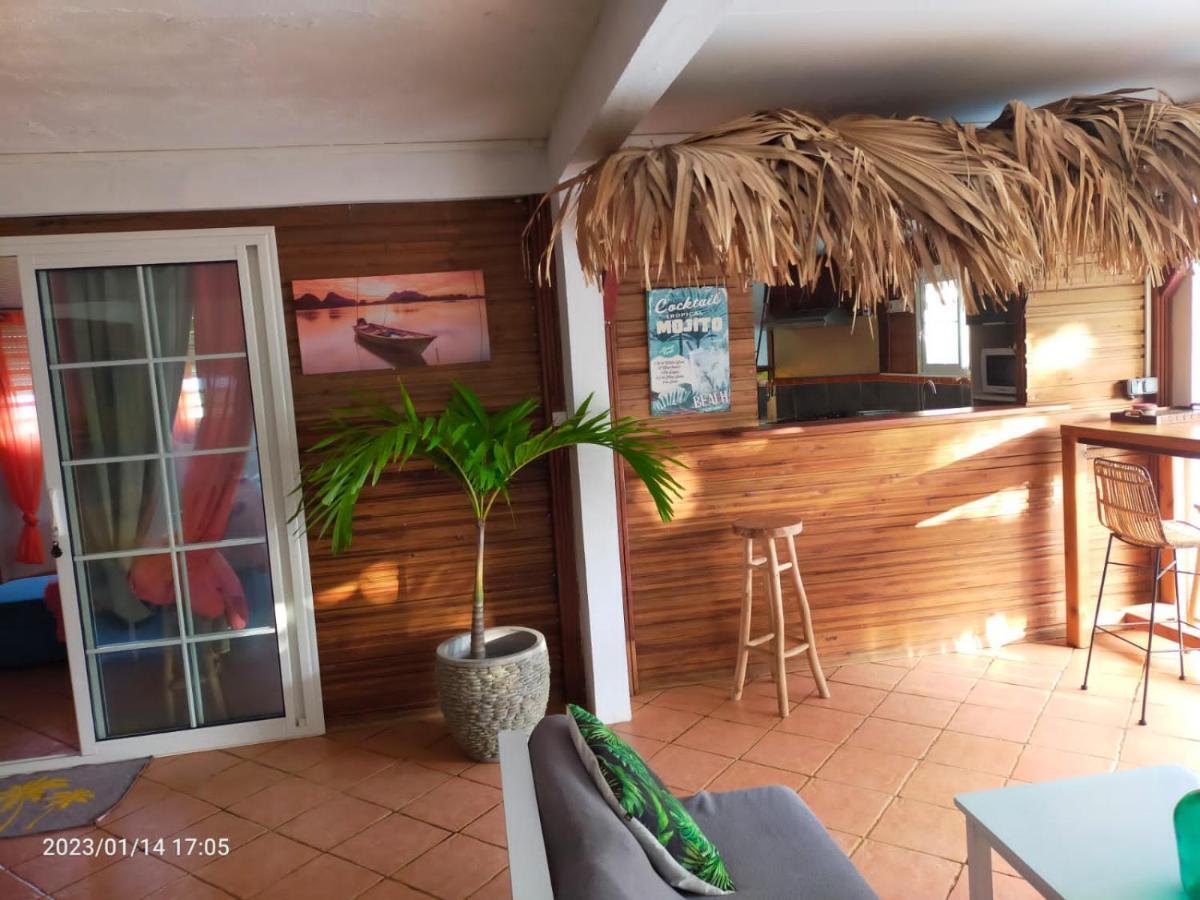 Douceur Des Hauteurs Bas De Villa, Piscine Privee Sainte-Luce Exteriör bild