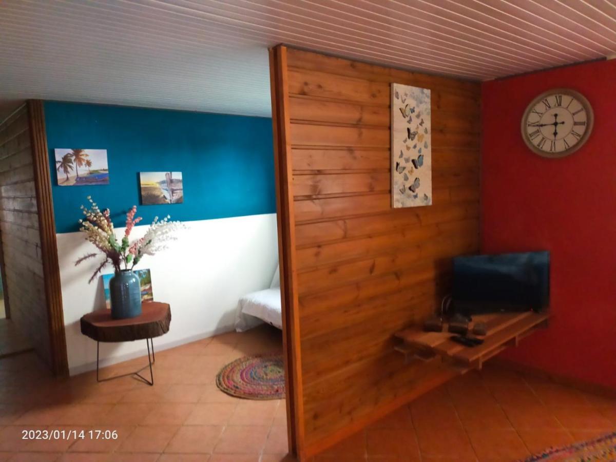 Douceur Des Hauteurs Bas De Villa, Piscine Privee Sainte-Luce Exteriör bild